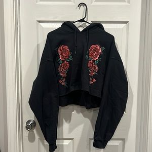 Black crop hoodie